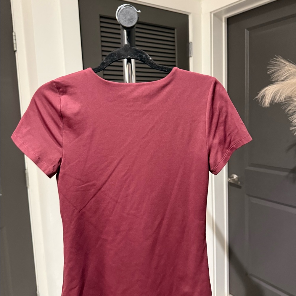 Aritzia Mauve Contour Short Sleeve Tee - Picture 3 of 3